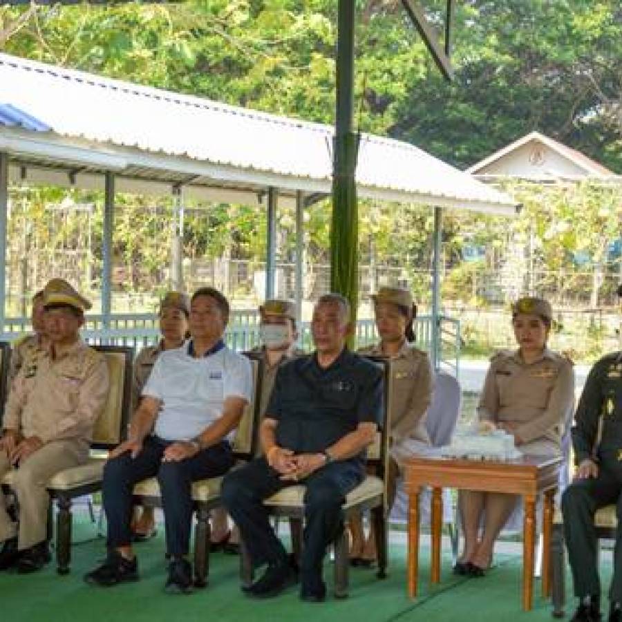เข้าร่วมพิธีพระราชทานแพะพันธุ์แบล็คเบงกอล โครงการผลิตแพะพระราชทาน 