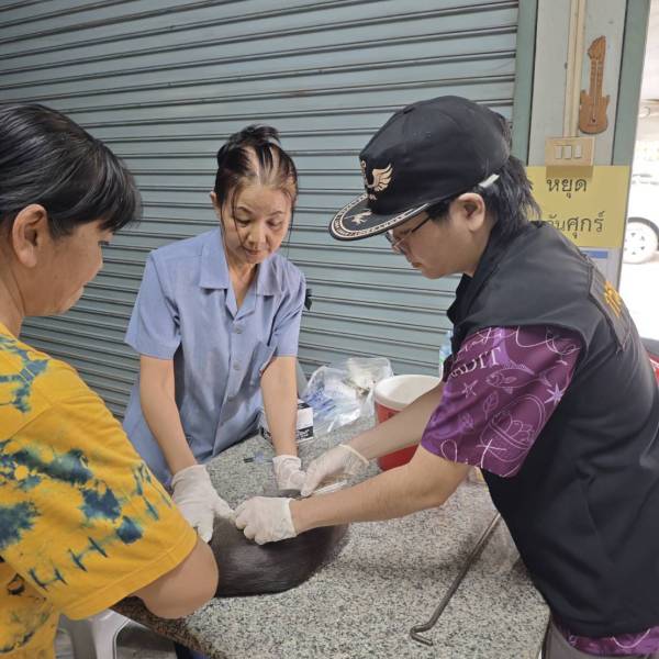 ปศุสัตว์อำเภอเมืองอุตรดิตถ์ ร่วมกับเทศบาลเมืองอุตรดิตถ์ รณรงค์ฉีดวัคซีนป้องกันโรคพิษสุนัขบ้า ประจำปี 2569 ภายใต้โครงการสัตว์ปลอดโรค คนปลอดภัย จากโรคพิษสุนัขบ้า ตามพระปณิธานฯ