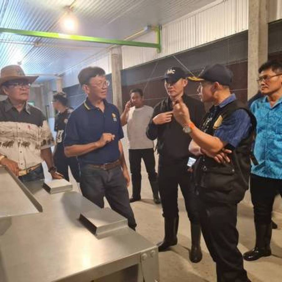 ปศุสัตว์เขต 6 ตรวจรับรอง GAP ฟาร์มพ่อแม่พันธุ์ไก่เนื้อจังหวัดอุทัยธานี