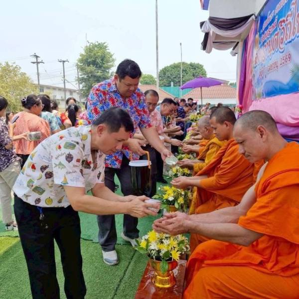 ปศุสัตว์อำเภอท่าปลา ⭐️🐟 # พิธีทำบุญเลี้ยงเพลพระ สรงน้ำพระรดน้ำขอพรนายอำเภอท่าปลา เนื่องในประเพณีสงกรานต์ ประจำปี 2569