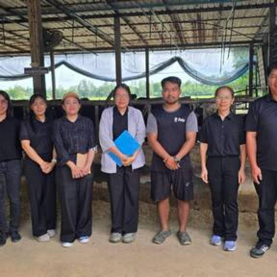 การติดตามงานกิจกรรมสืบสานอาชีพพระราชทานโคนม จังหวัดสุโขทัย