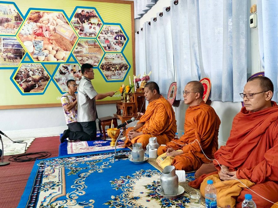 LINE ALBUM 27042569 260427 36